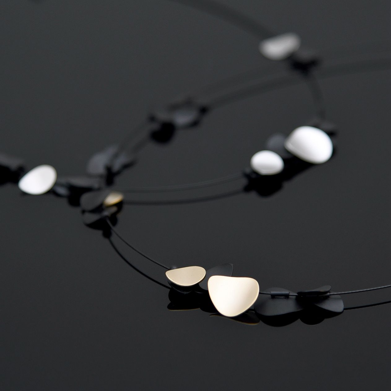Collier Floras - Noir &amp; Or satin (Cda)
