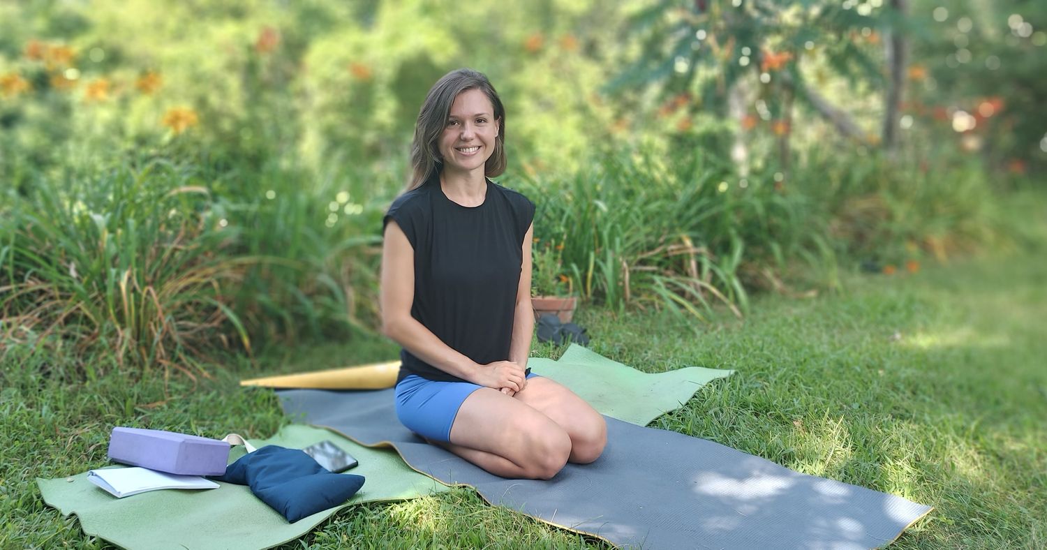 Séances de JUILLET à la carte - YOGA au bord de la rivière avec Lissa Bain
