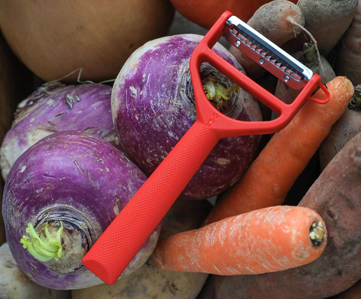 Eplucheur T DUO bois et rouge pour droitiers + gauchers