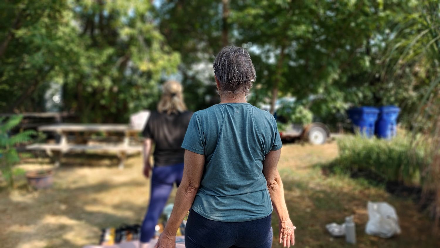 Séances EXTRAS AJOUTÉES  en septembre - YOGA au bord de la rivière avec Lissa Bain 