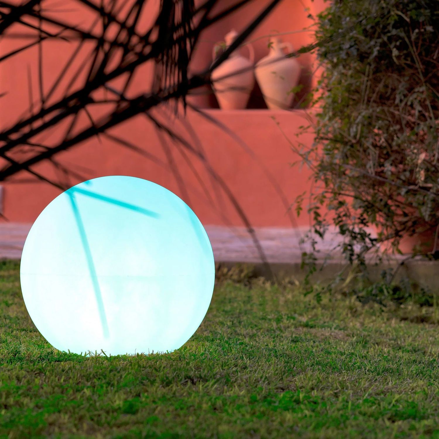 Lampe extérieure flottante à recharge solaire (Espagne)
