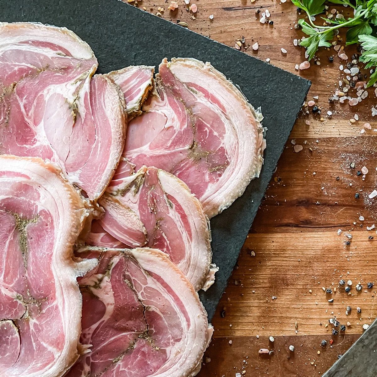 Porchetta de porcelet Gaspor tranchée cuite  (Qc)