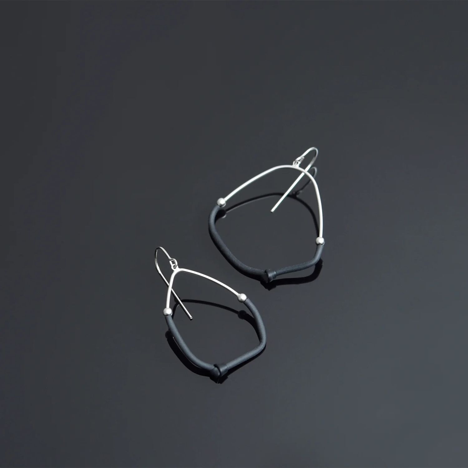 Boucles d&#39;oreilles Morph - argent &amp; noir (Cda)