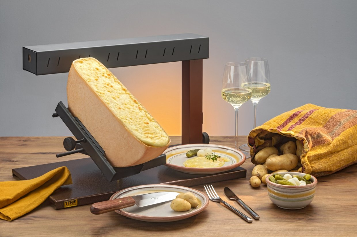 Four à raclette pour demi meule - Ambiance