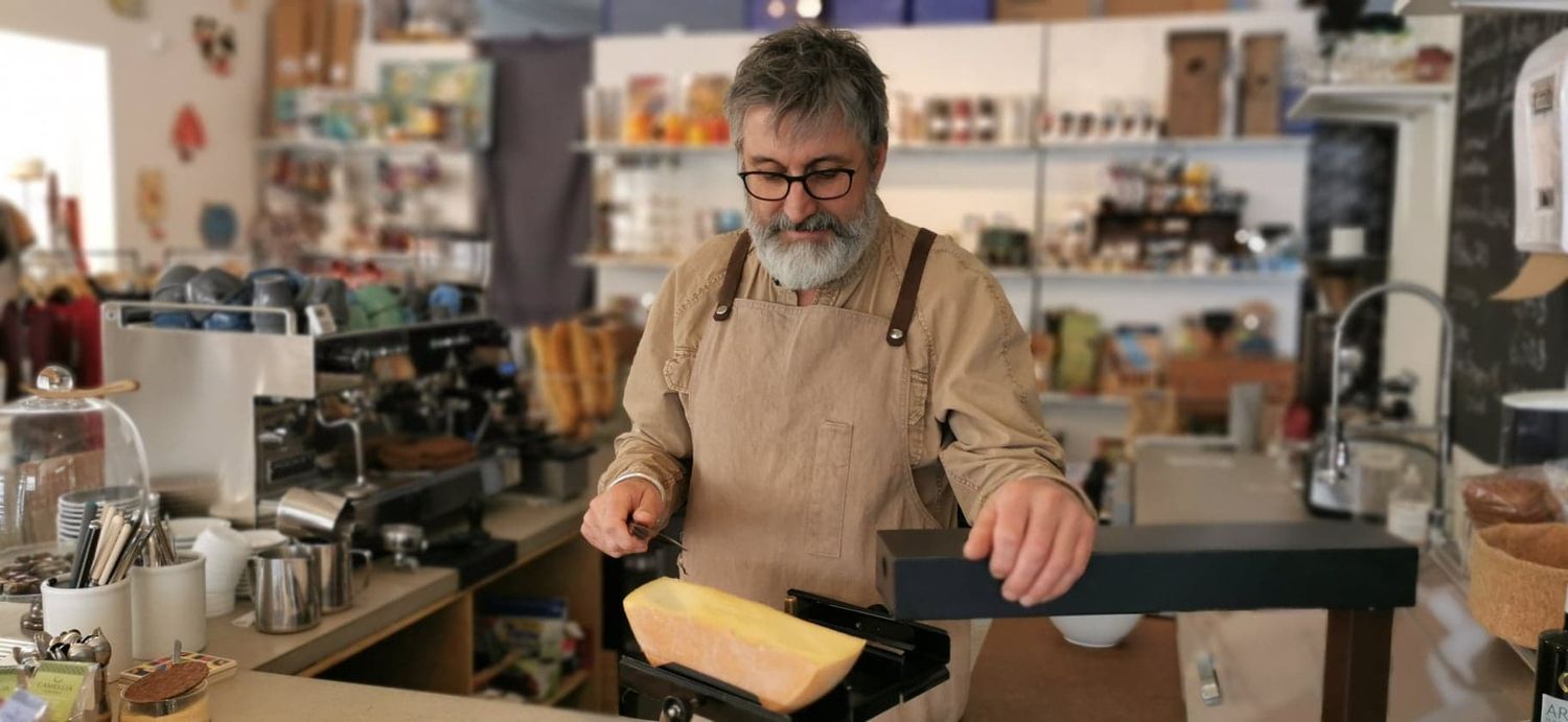 Four à raclette pour demi meule - Ambiance