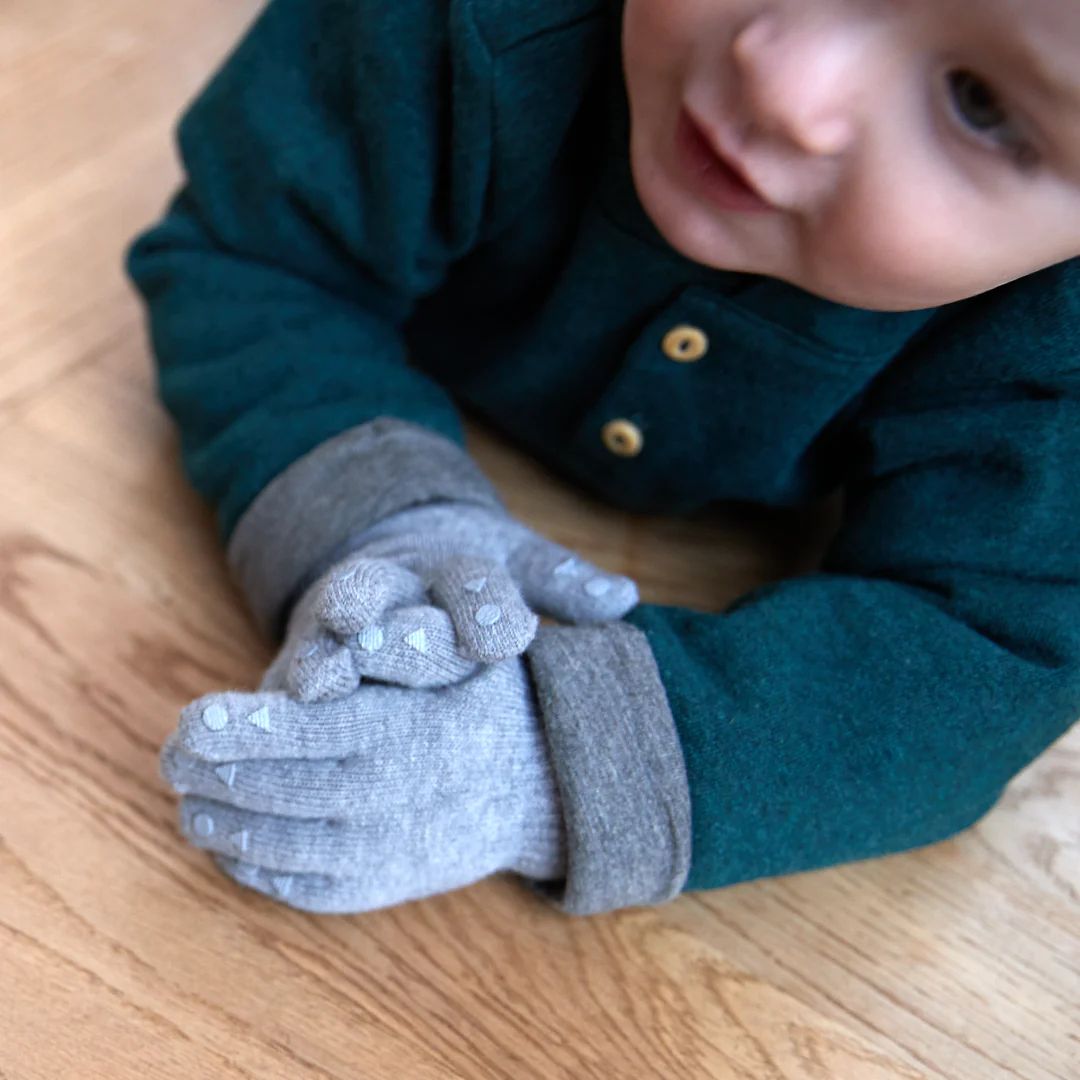 Gants anti-glisse en coton BIO pour bébé
