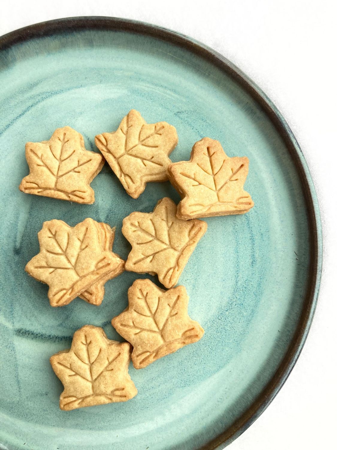 Boite de biscuits sablés en feuille d'érable (Cabane sur le Roc Qc)