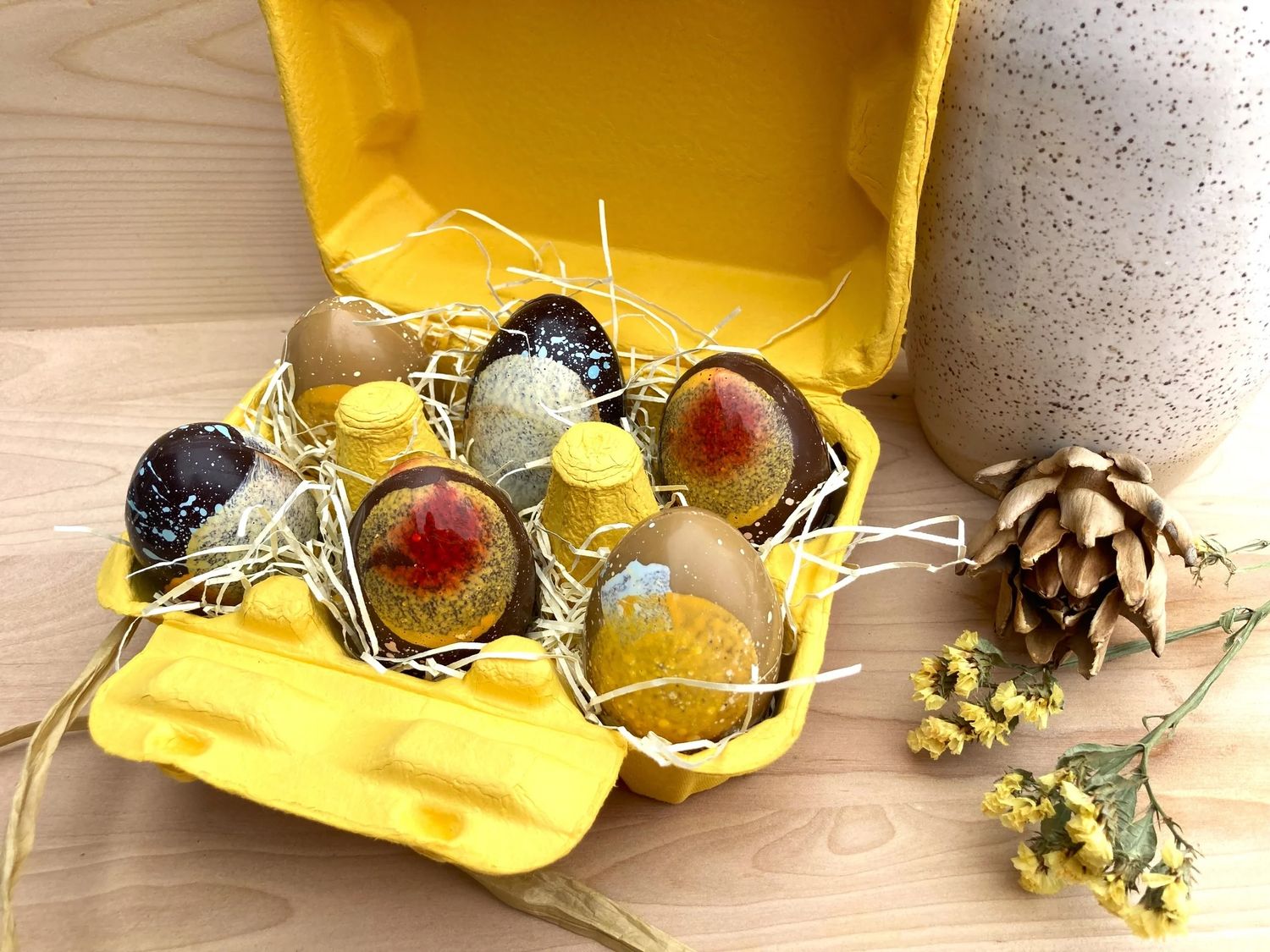 Collection Pâques : Boîte de 6 oeufs garnis de tire éponge - Cabane sur le roc (Qc)