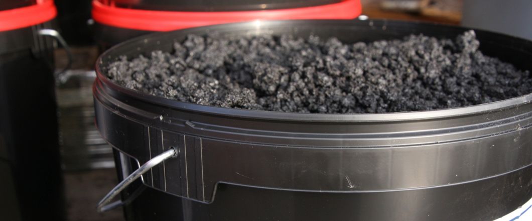RR Road Repair Gussasphalt thermoplastischer Reparaturasphalt Körnung 0/5 14kg - 33 Kübel (Palette)