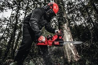 MILWAUKEE M18 FUEL™ Akku-Kettensäge 40-cm-Schwert M18FCHS-122