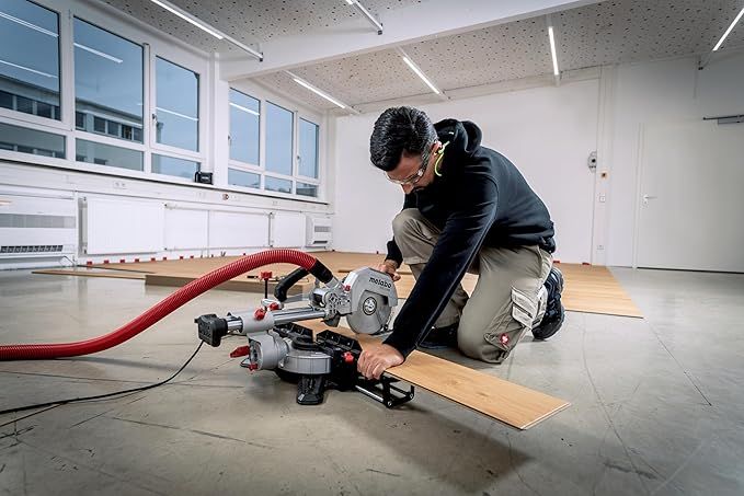 METABO Kapp- und Gehrungssäge KGS 254 M mit 2. Sägeblatt