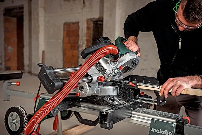 METABO Kapp- und Gehrungssäge KGS 254 M mit 2. Sägeblatt