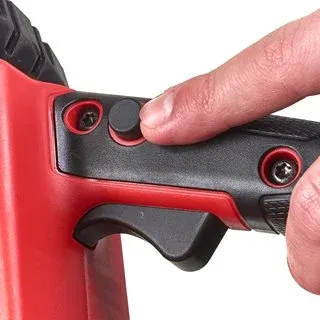 MILWAUKEE 	 M18 FUEL™ Akku-Kettensäge 30-cm-Schwert M18FCHSC-122