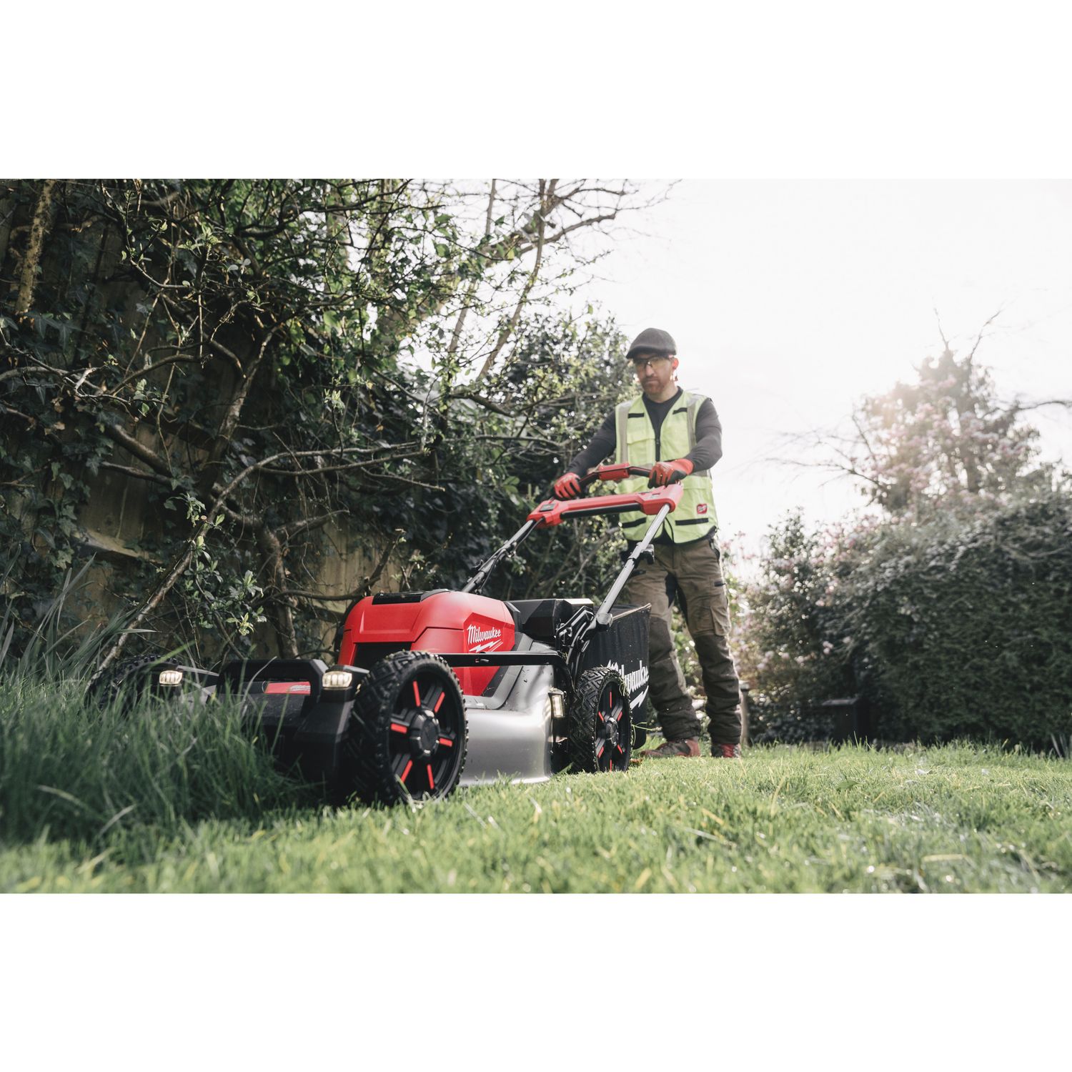 MILWAUKEE 	 M18 FUEL™ Akku-Rasenmäher 53 cm M18F2LM53-122