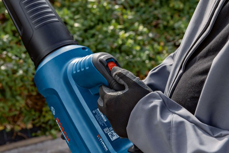 BOSCH Akku-Laubbläser GBL 18V-750