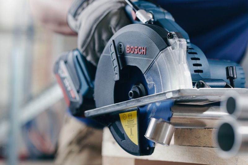 BOSCH Akku-Kreissägeblatt Expert for Stainless Steel, 136 x 1,5/1,2 x 20, 30 Zähne