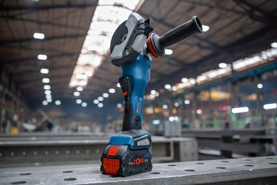BOSCH Akku-Winkelschleifer BITURBO mit X-LOCK GWX 18V-15 PSC, im Karton