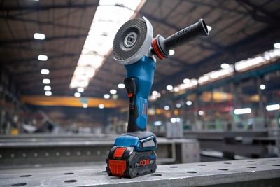 BOSCH Akku-Winkelschleifer BITURBO mit X-LOCK GWX 18V-15 P, im Karton
