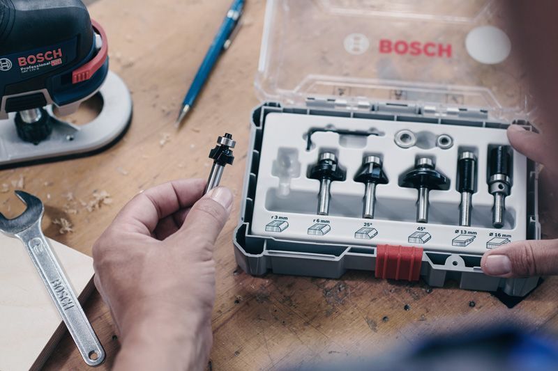 BOSCH 15-teiliges Fräser-Set, 6-mm-Schaft