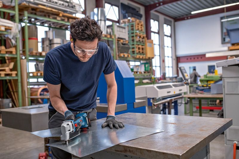BOSCH Akku-Blechschere GSC 18V-16 E