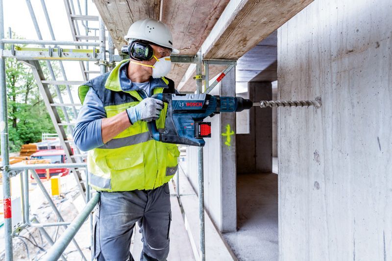 BOSCH Akku-Bohrhammer BITURBO mit SDS max GBH 18V-45 C, Handwerkerkoffer