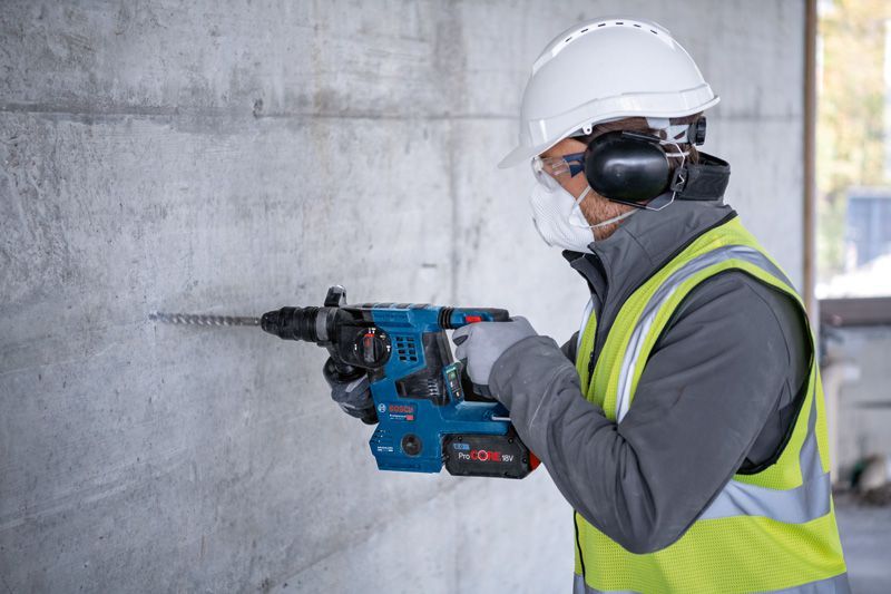 BOSCH Akku-Bohrhammer mit SDS plus GBH 18V-28 CF, 2 x Akku ProCORE18V 8.0Ah