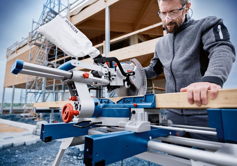 BOSCH Akku-Kapp- und Gehrungssäge BITURBO GCM 18V-254 D