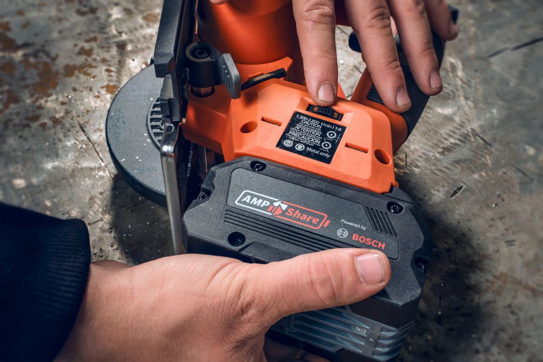 FEIN Kompakte Akku-Handkreissäge für Metall  F-IRON Cut 57 AS