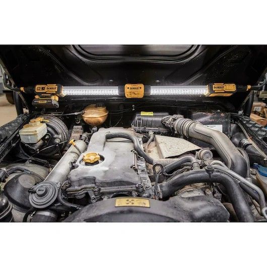 DEWALT DCL045-XJ Akku-Automotive-Lampe, 12 / 18 Volt