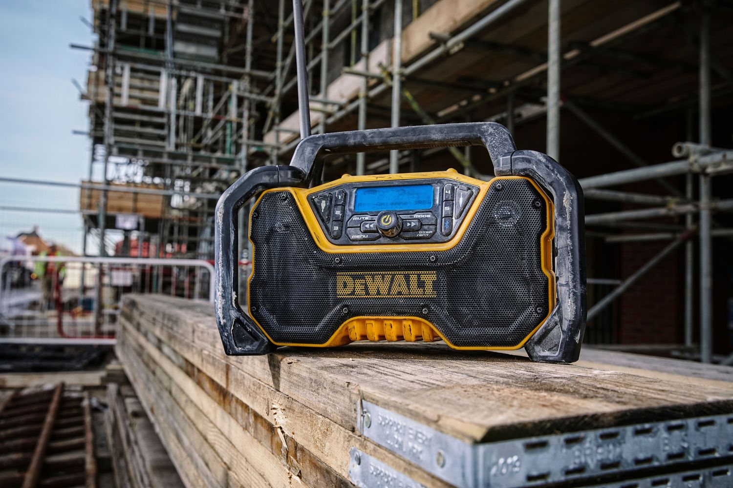 DEWALT DCR029-QW Akku- und Netz Kompakt-Radio