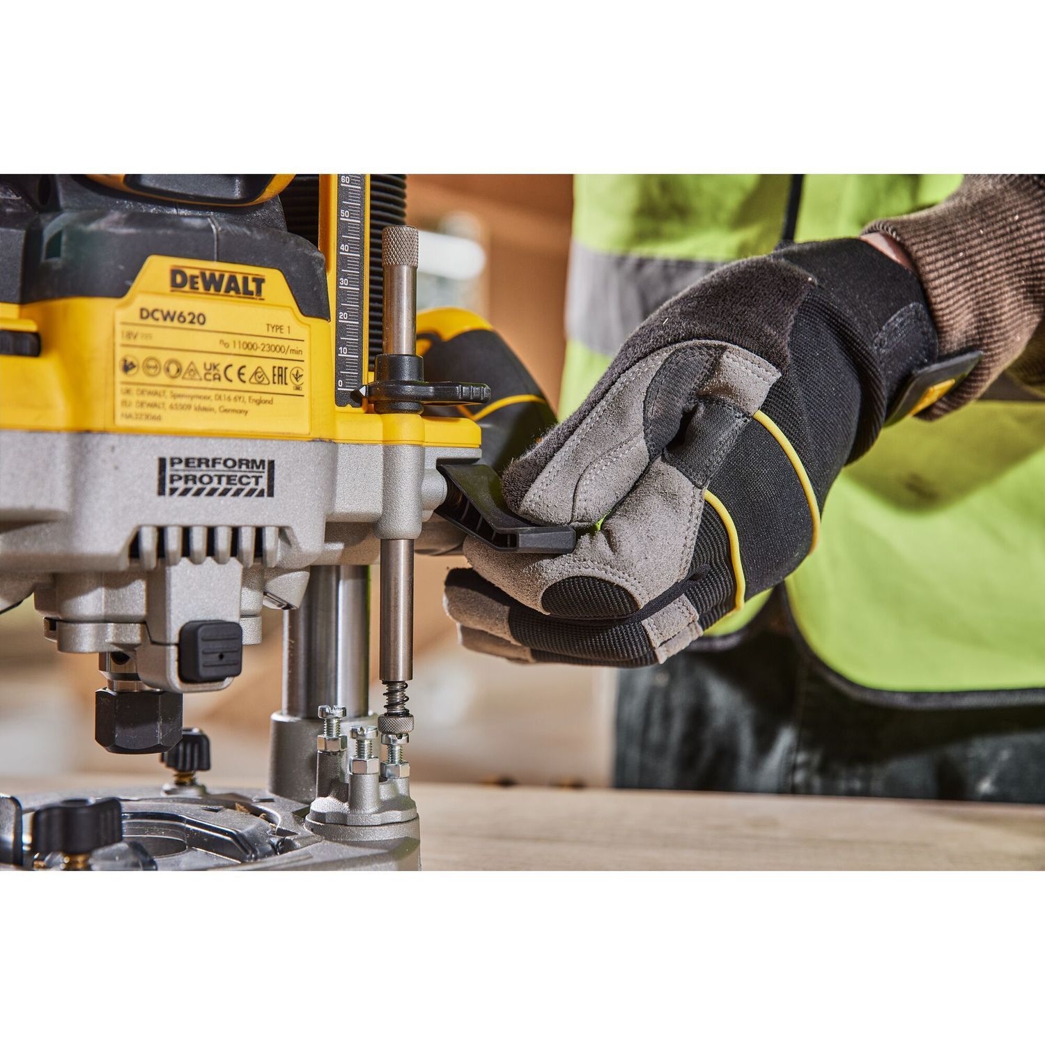 DEWALT DCW620H2-QW Akku-Oberfräse, 18 V / 5 Ah