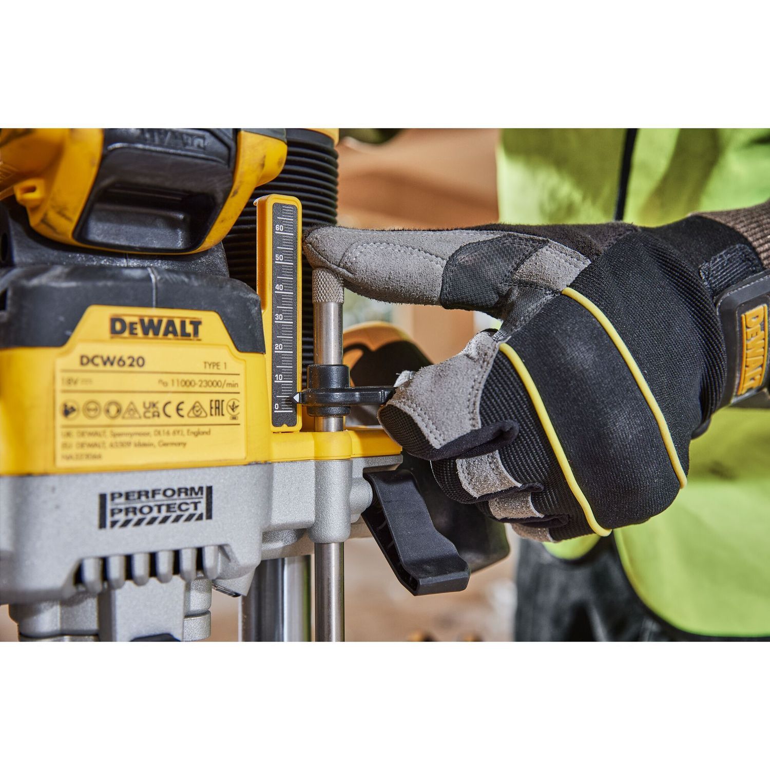 DEWALT DCW620H2-QW Akku-Oberfräse, 18 V / 5 Ah