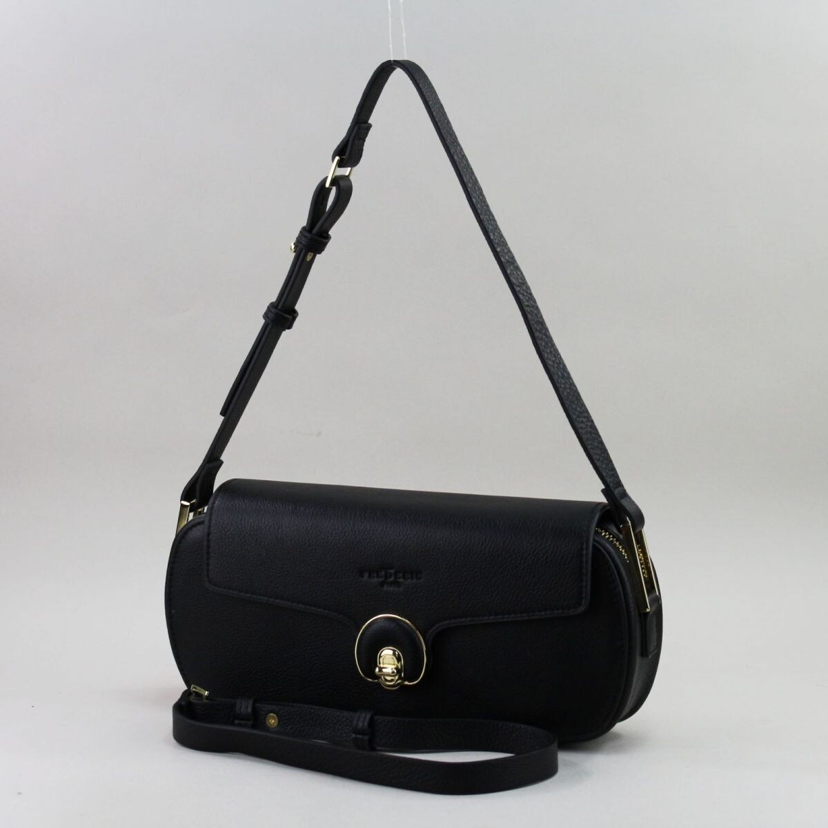 583063 Black