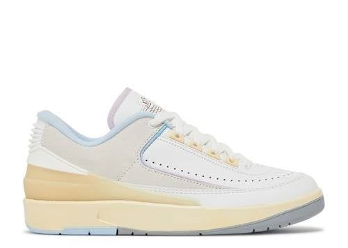 Jordan 2 Low Look up in the air 