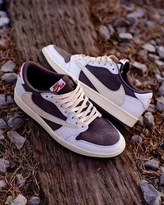 Jordan 1 Low &amp; Low OG