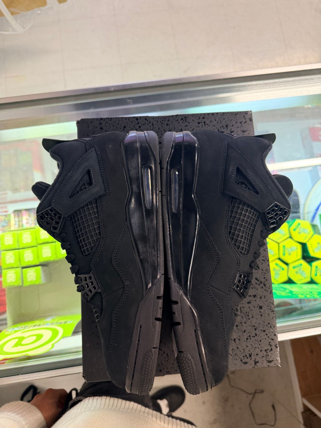 Jordan 4 Black