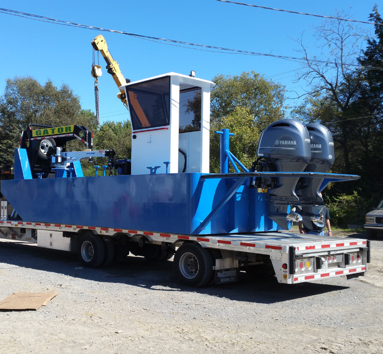 BT934: 10' x 25' x 3.5' Workboat