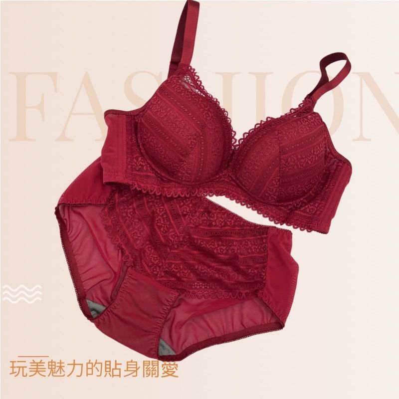 內衣/小百合 翩翩無鋼圈 AB蕾絲三排扣聚攏收副乳88869台灣製