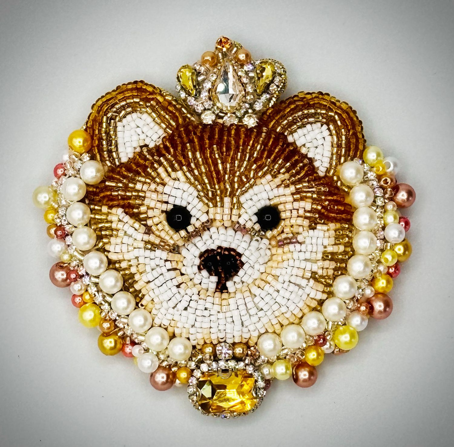 Princess Spitz brooch, dazzling with gold and pearls / Broche Princesse Spitz, éclatante d&#39;or et de perles