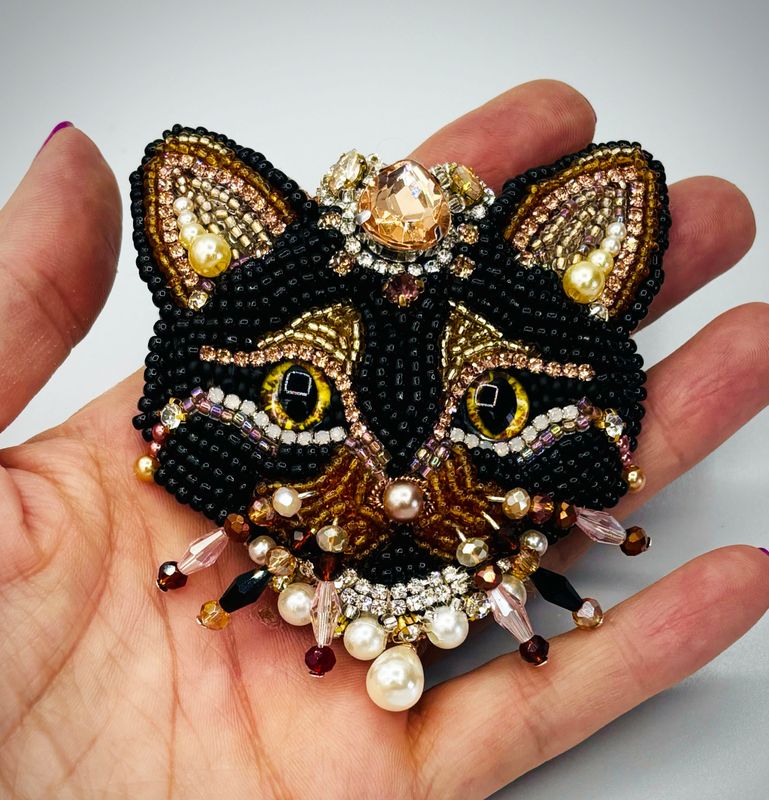 Lady Isabelle brooch / Broche Lady Isabelle