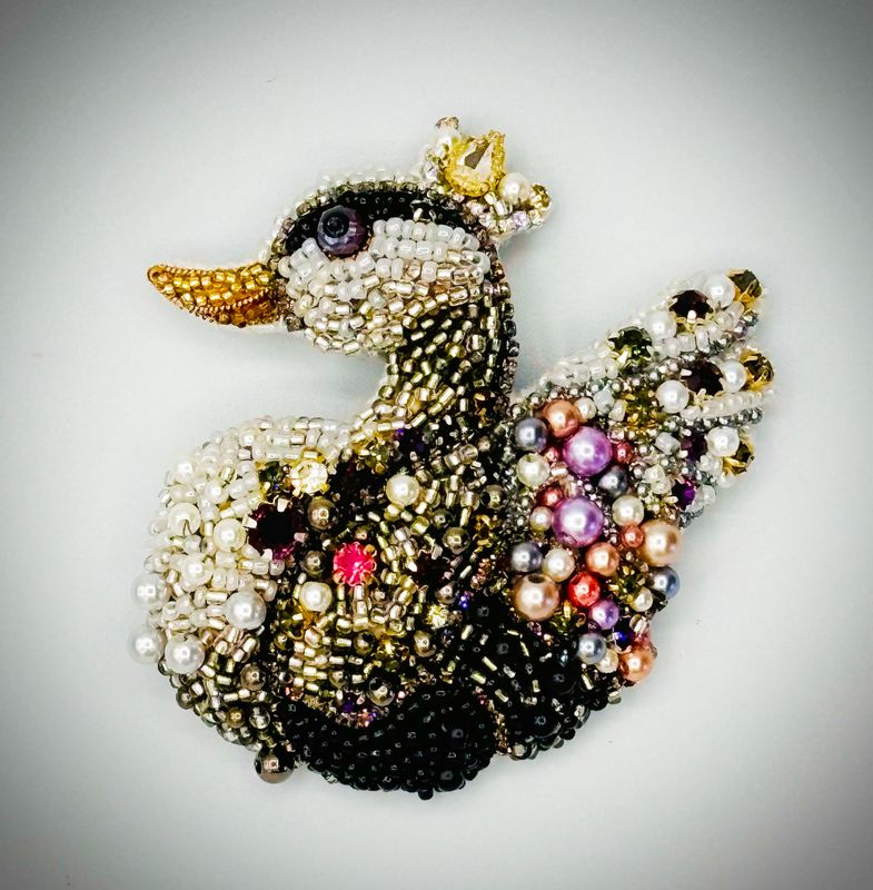 The Marquis of Shimmering Basin / Le Marquis du Bassin Miroitant