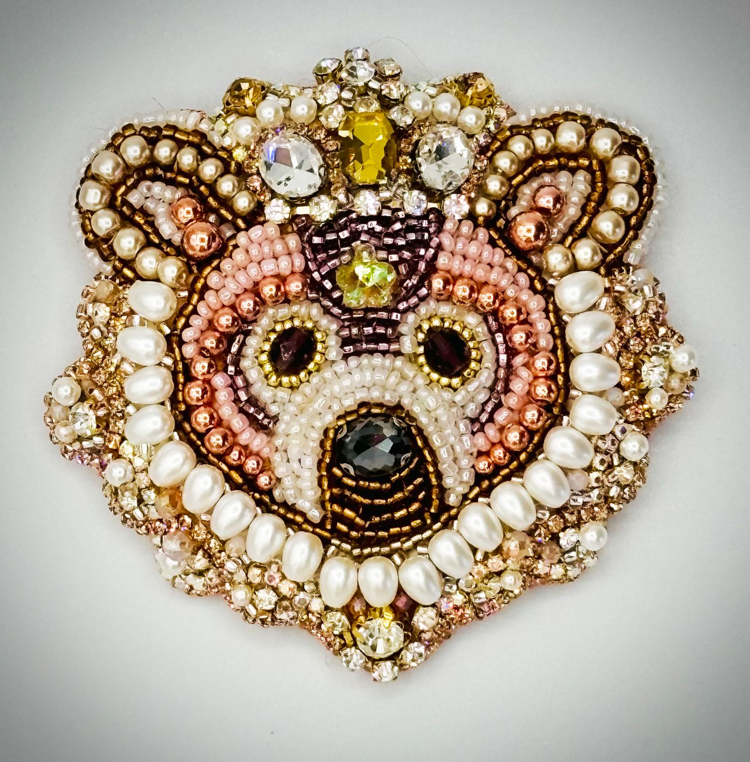 Her Majesty Pearly Bear / Sa Majestée Ourse Nacrée
