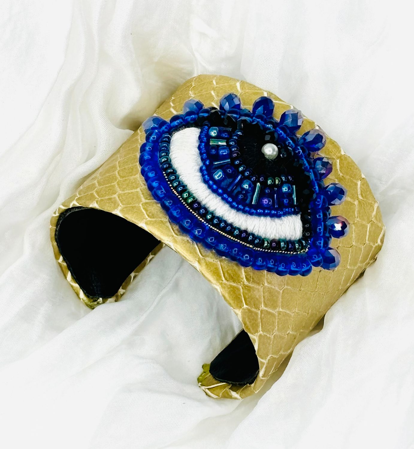 Serpentine Blue Eye