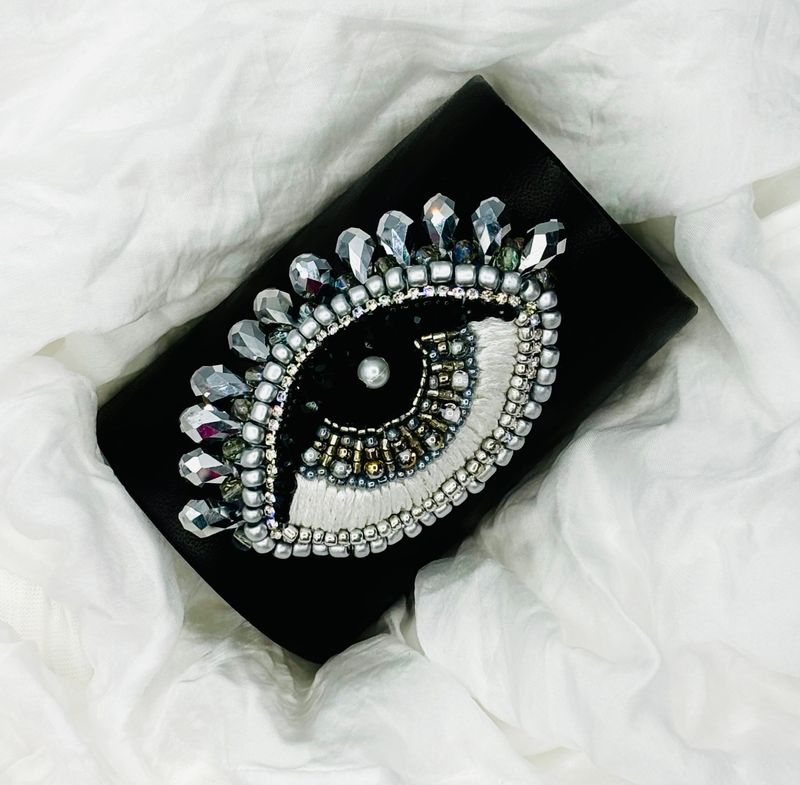 Big Black &amp; Silver Eye