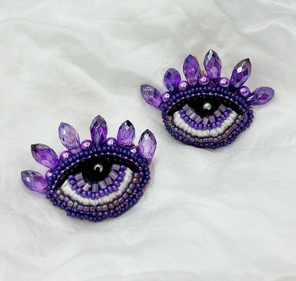 Lavender Eye earrings