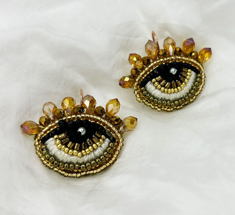 Sandy brown Eye earrings