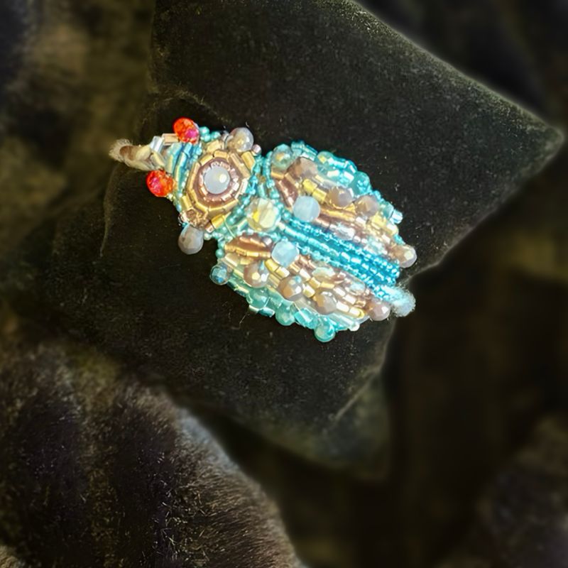 Turquoise, gold and pearly wihte