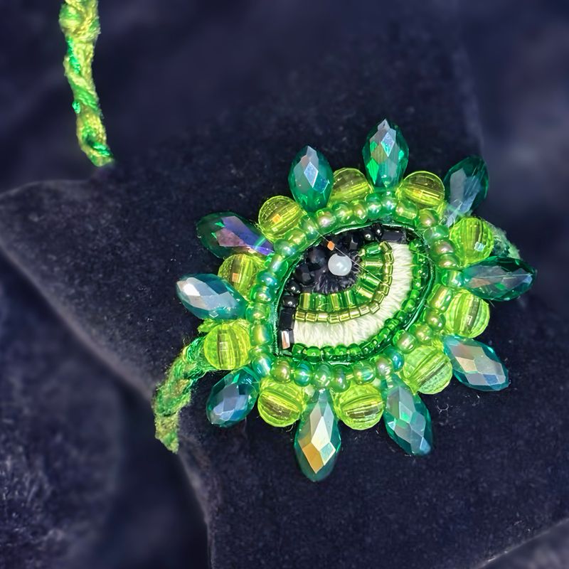 Emerald green Eye