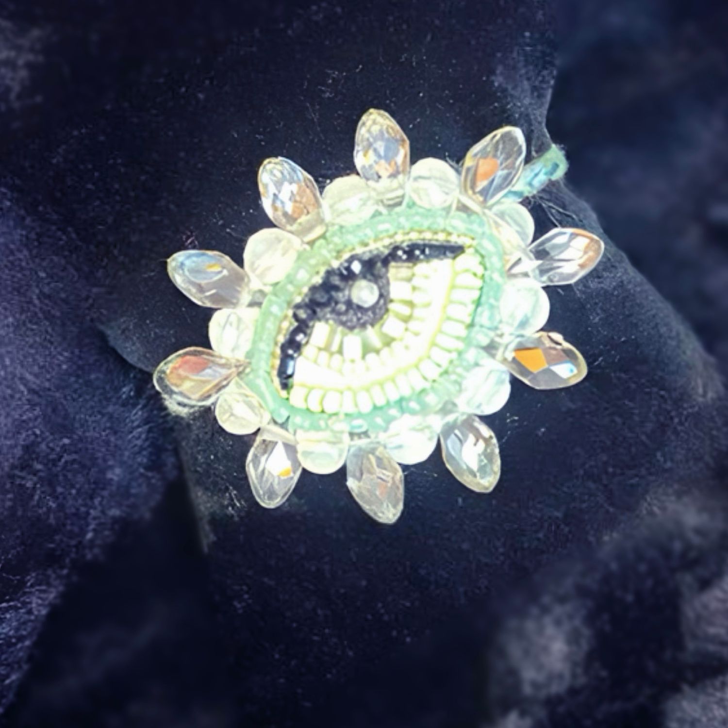 Light green and grey Eye