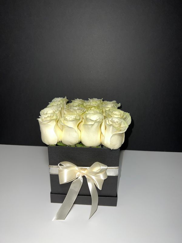 ELEGANCE PURE 16 ROSES